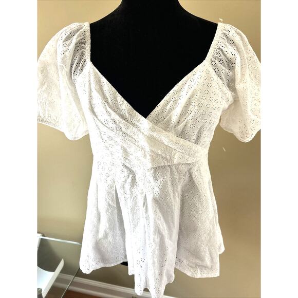 Draper James White Eyelet Lined Blouse short Sleeves surplus wrap Size 8 New $88 - Picture 1 of 13
